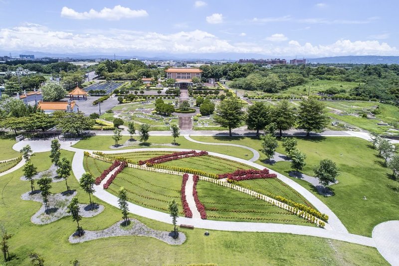 台南市政府推動環保自然葬法，樹葬植存專區每隔一段時間會翻土，但不會將骨灰挖出焚化。（台南市政府提供）中央社記者張榮祥台南傳真  114年2月12日