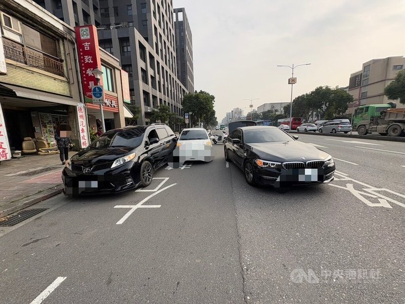 民進黨立委王世堅17日在北市大同區發生車禍，所幸無人受傷，王世堅也在臉書發文報平安，表示人沒事，謝謝各位關心。（翻攝照片）中央社記者黃麗芸傳真  114年2月17日