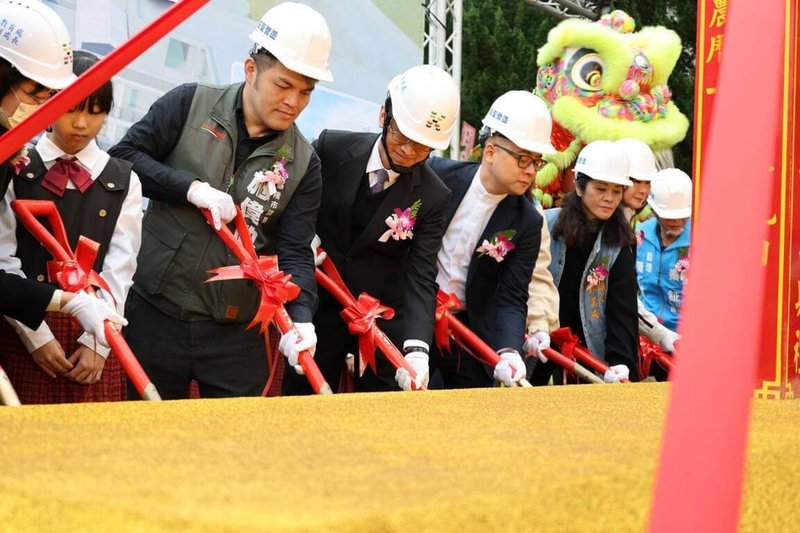 基隆市德和國小德興樓已使用逾50年，市府向教育部爭取經費改建，19日舉辦開工動土典禮，預計民國115年12月完工。（基隆市政府提供）中央社記者王朝鈺傳真 114年2月19日