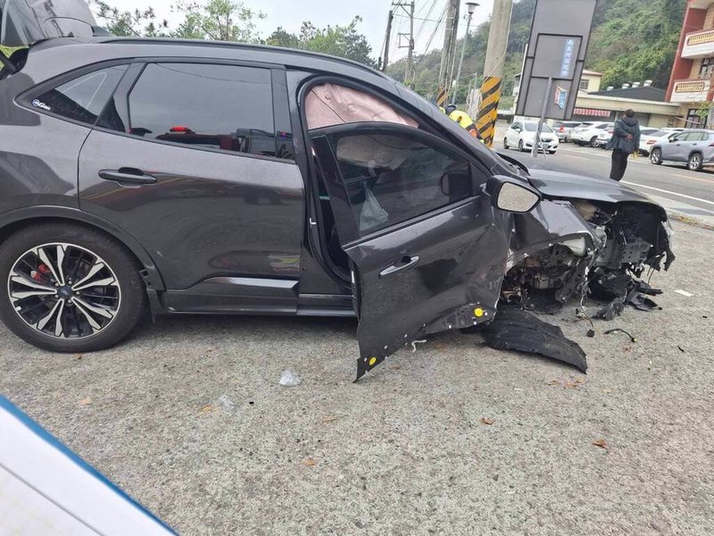 國民黨台中市議員古秀英23日一家6人同坐1車在和平區發生車禍，車輛受損嚴重，其中約90歲古父送醫搶救不治，坐在右前座的古秀英則是雙肩及胸口挫傷。（民眾提供）中央社記者郝雪卿傳真 114年2月23日