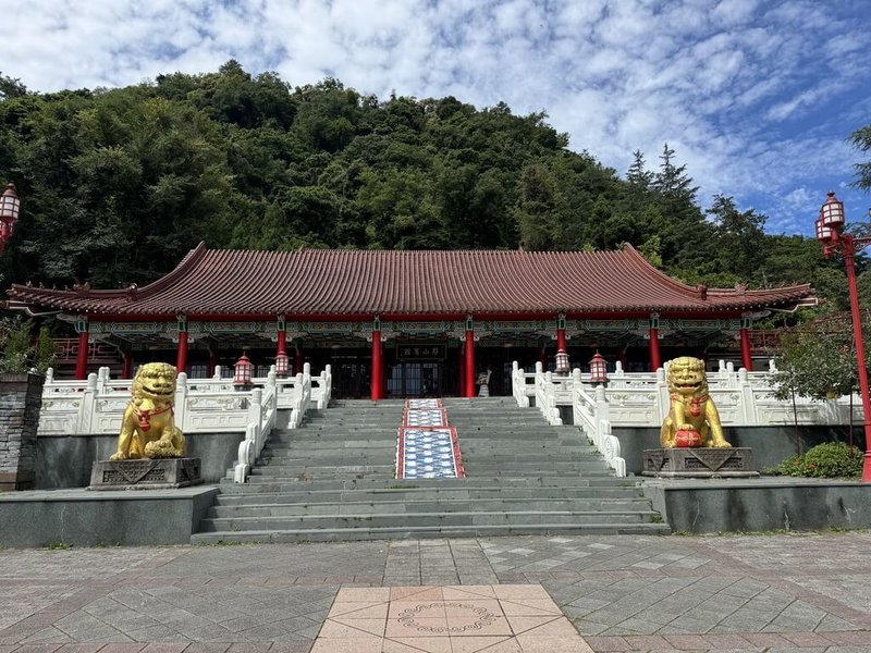 武陵農場櫻花綻放,不少民眾想趁著228連假上山賞花,梨山賓館連假訂房率約9成5,比春節還高。(梨山賓館提供)中央社記者趙麗妍傳真 114年2月24日