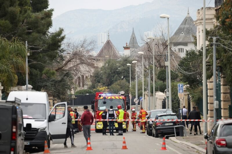 法國馬賽的俄羅斯領事館24日遭人投擲爆裂物,2名法國國家科學研究中心的法籍男性職員承認犯案。(路透社)