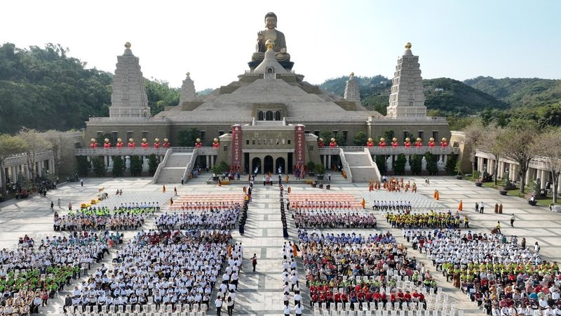 高雄佛光山佛陀紀念館28日下午隆重舉辦第13次地宮珍寶入宮法會，統計民國114年共有310件珍貴文物，場面盛大莊重。（佛光山提供）中央社記者洪學廣傳真  114年2月28日