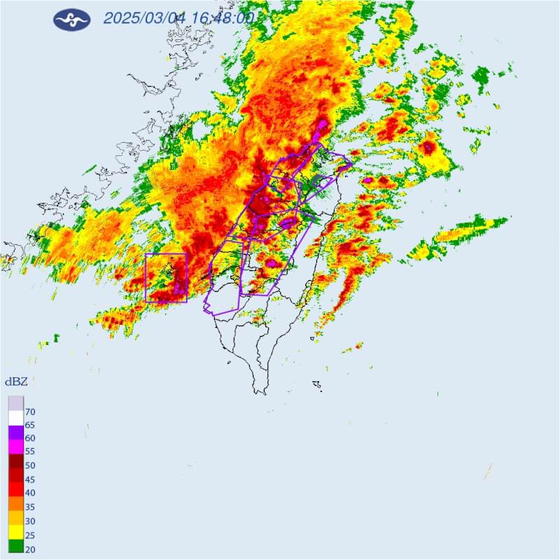 氣象署4日下午發布大雷雨即時訊息，全台除了屏東縣、台東縣以外，其餘各縣市慎防劇烈降雨、雷擊、冰雹。（圖取自氣象署網頁cwa.gov.tw）