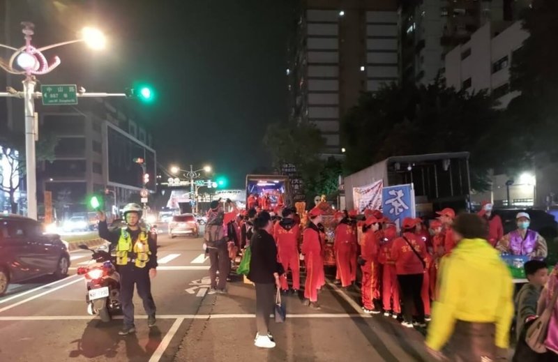 桃園市警察局桃園分局6日表示,桃園龍德宮南巡祈安遶境回鑾預訂9日中午展開,屆時將視遶境隊伍行進位置實施階段性彈性交管,引導車輛改道行駛。(桃園市警局提供)中央社記者吳睿騏桃園傳真 114年3月6日