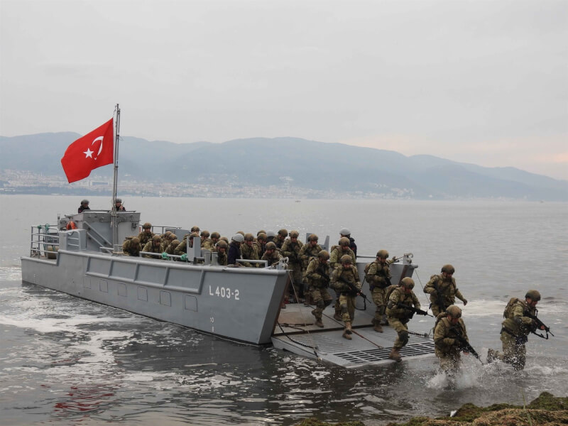 土耳其軍人2月進行兩棲移地訓練。（圖取自facebook.com/tcsavunma）