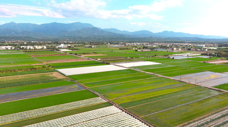 行政院已核定民國114到117年為期4年的「農地重劃區基礎建設升級計畫」預算共新台幣78億元，將用於修復提升規格及擴增農地重劃區上。（農業部提供）中央社記者楊淑閔傳真  114年3月7日