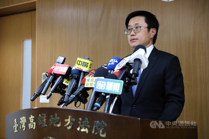高雄地方法院行政庭長李育信(圖)表示,吳姓男子2023年9月間涉持刀殺害鄰居羅姓夫妻,10日遭高雄地院判處死刑,此案為2024年9月死刑釋憲後,雄院一審判決死刑首例。中央社記者張已亷攝 114年3月10日