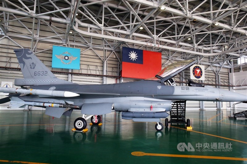 空軍今天表示，近期將在美國舉行首架F-16V（blk70）戰機出廠典禮。圖為空軍目前已升級的F-16V（blk20）戰機（中央社檔案照片）