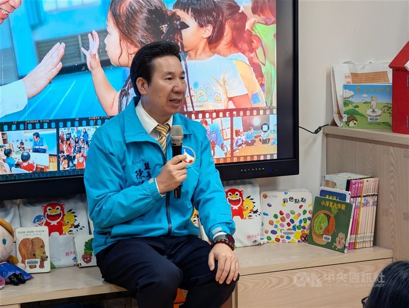 金門縣長陳福海(圖)近日率團赴日進行幼兒教育交流。圖為陳福海在金門縣長就職2週年「扎根零歲-培育優質下一代」活動致詞。(中央社檔案照片)