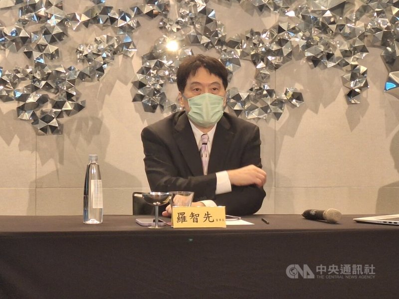 統一集團董事長羅智先14日與一級主管出席集團聯合法說會,會後被問到美國川普關稅影響,他將川普關稅比喻成颱風來,必須做好防颱準備,企業也應培養應變能力。中央社記者何秀玲攝 114年3月14日