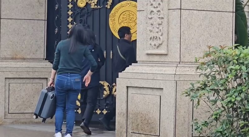 國民黨立委傅崐萁被告發提供競選小物給同黨立委候選人，涉及反滲透法等罪，檢調人員14日搜索李姓被告花蓮居所，將持續調查釐清中。（讀者提供）中央社記者洪學廣傳真 114年3月14日