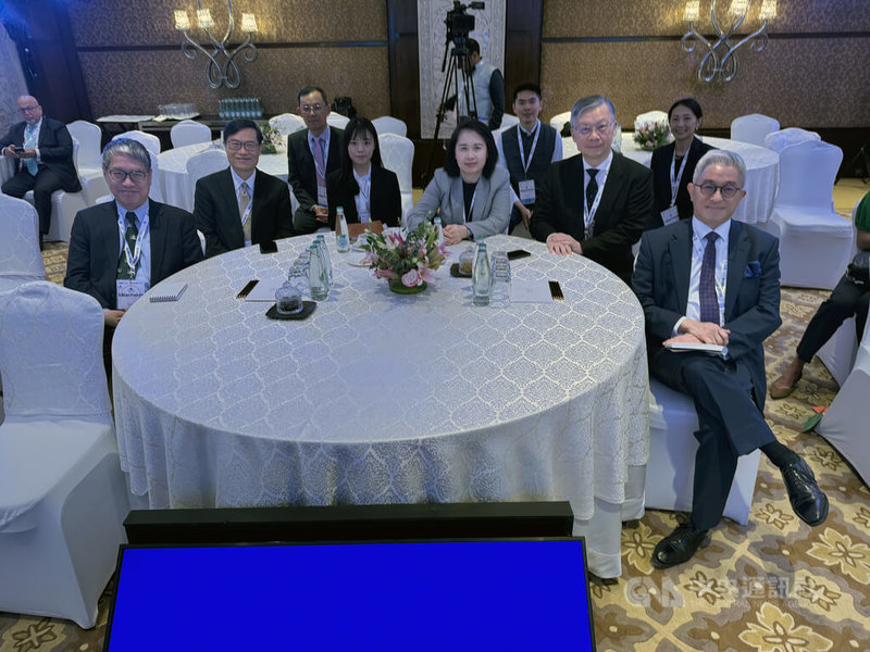 國家安全會議副秘書長徐斯儉(右1)率領的台灣代表團,到印度「瑞辛納對話」(Raisina Dialogue)。中央社記者李晉緯新德里攝 114年3月17日