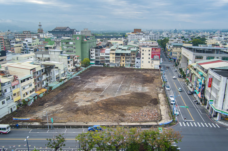 位於南投市復興路、三和三路口的台汽南投站舊址車站用地（圖）賣給民間人士後閒置20多年未開發，南投縣政府向地主購入取得土地所有權，19日說明規劃興建南投市轉運站。（南投縣政府提供）中央社記者蕭博陽南投縣傳真  114年3月19日