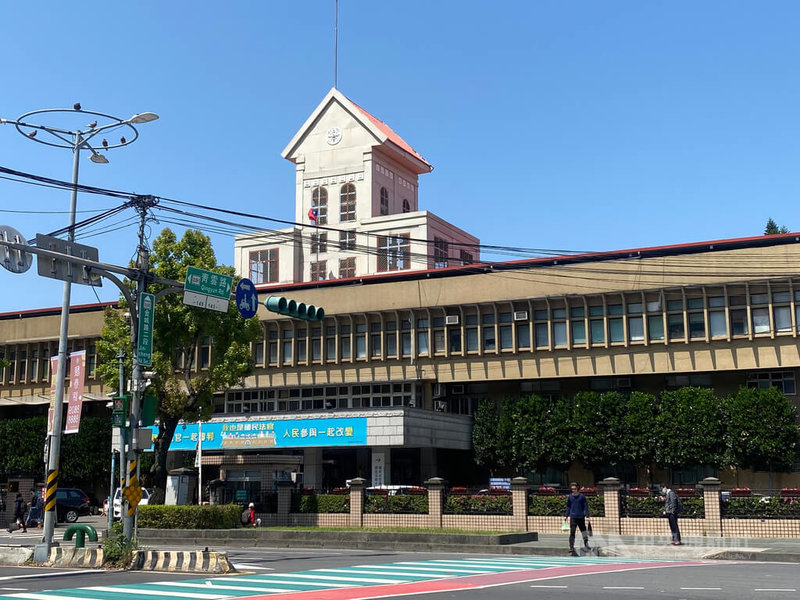 立法院內政委員會20日考察新北市土城司法園區並舉行座談,關注新北地方法院(圖)、新北地方檢察署、台北看守所搬遷進度。國土署表示,遷建北所與新北院檢,最快也是民國120年之後。中央社記者黃旭昇新北市攝 114年3月20日