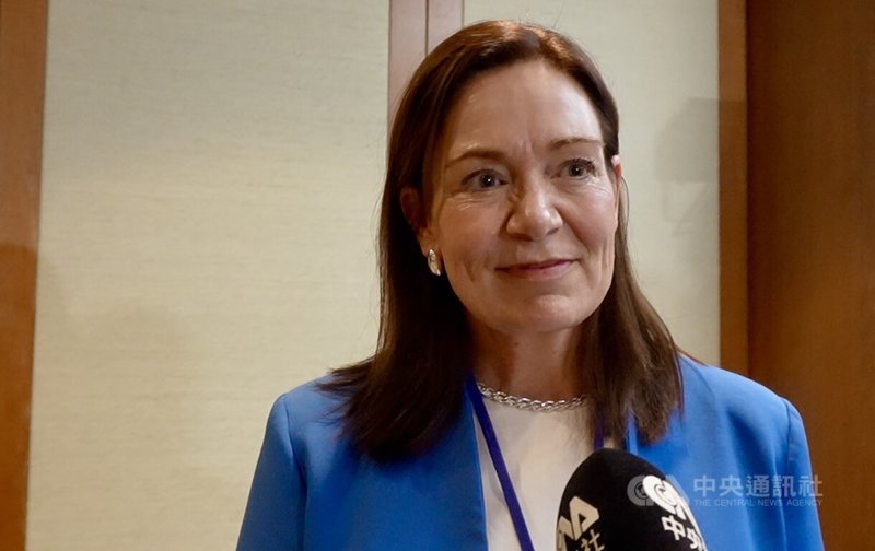 瑞典議員艾索菲(Ann-Sofie Alm)參與柏林世界論壇圓桌會議後受訪,指歐洲應記取放棄防衛2008年的喬治亞與2014年烏克蘭的教訓,積極支持台灣應對來自非民主國家的威脅。中央社記者林尚縈柏林攝 114年3月20日
