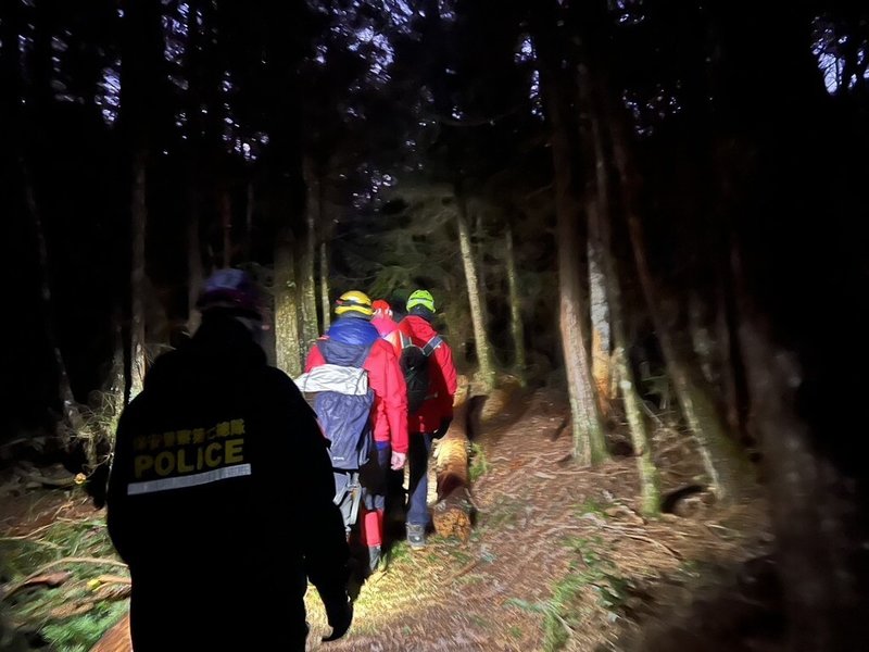 菲律賓籍登山隊伍申請攀登雪山,其中1人20日在雪山線10.7公里不慎滑落約50公尺,幸僅受輕傷。(雪霸國家公園管理處提供)中央社記者管瑞平傳真 114年3月21日