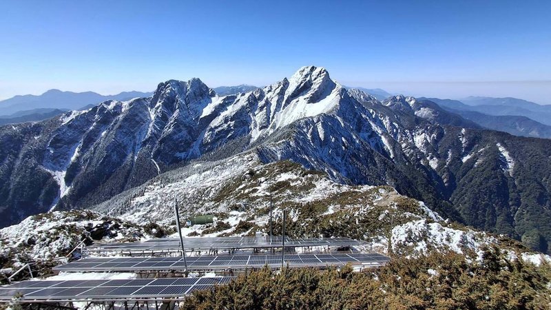 中央氣象署玉山氣象站觀測，高山積雪多數融化，少數地方仍有殘雪，提醒登山客行進時要小心。（氣象署提供）中央社記者汪淑芬傳真  114年3月22日