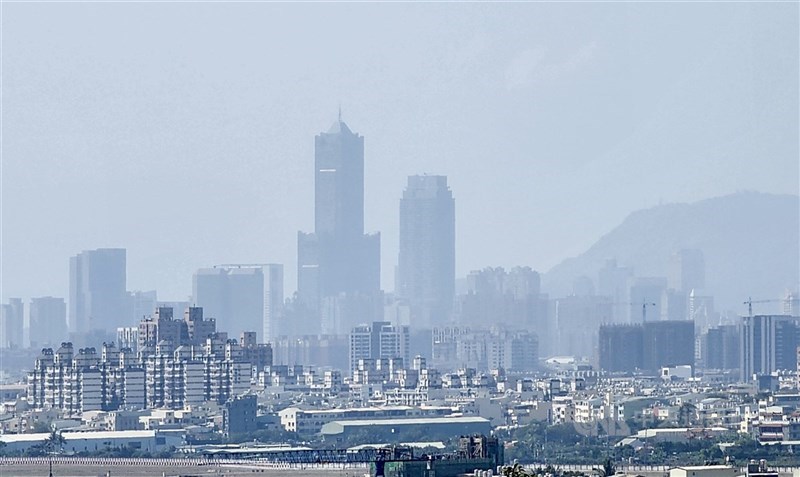 高雄市單1年度即有1298人肺癌死亡,相當每半天就有近2人高雄市民遭肺癌奪命,且高於全國肺癌標準化死亡率。(中央社檔案照片)