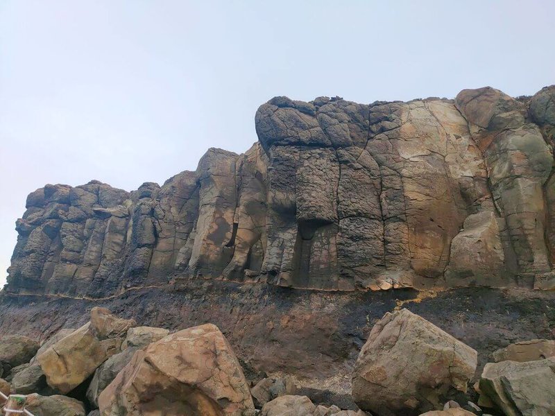為維護澎湖國家風景特定區小門鯨魚洞及火山口湖遺跡地景生態、觀光遊憩品質及遊客安全,交通部觀光署澎湖國家風景區管理處公告禁止事項。(觀光署澎湖國家風景區管理處提供)中央社 114年3月28日