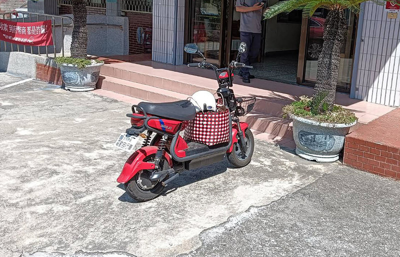 微型電動二輪車已納管,交通部公路局台中區監理所彰化監理站28日表示,仍有民眾不清楚制度,近4個月就取締403件未領牌上路,均依法開罰至少新台幣1200元。(彰化監理站提供)中央社記者鄭維真傳真 114年3月28日