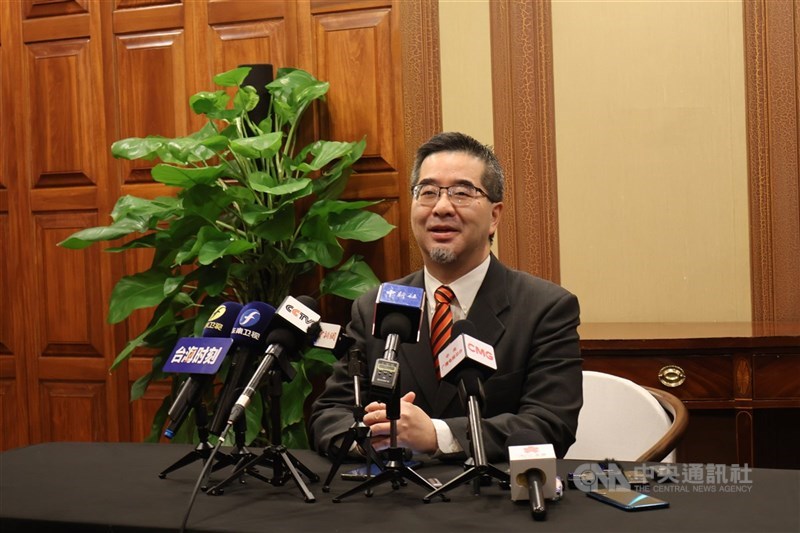 馬英九基金會執行長蕭旭岑表示,賴政府用行政手段限縮兩岸交流(中央社檔案照片)