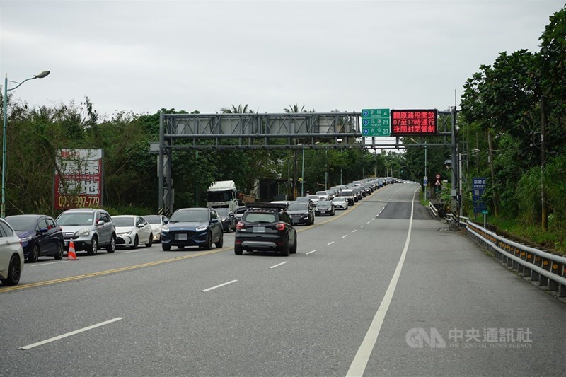 交通部公路局說,預估這次連假主要旅次將以掃墓祭祖及觀光旅遊為主,易壅塞路段包含台9線蘇花路廊、台9線南迴公路等。圖為蘇花路廊。(中央社檔案照片)