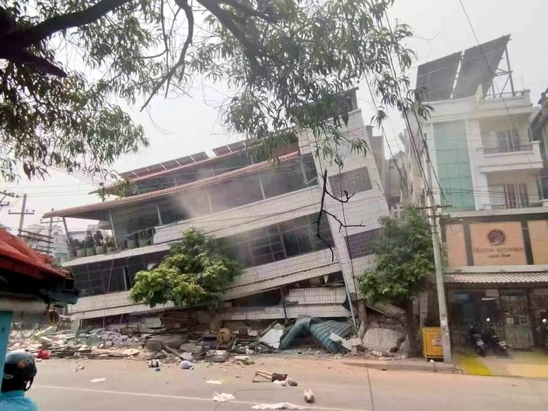 緬甸日前發生強震,震央位於實皆市(Sagaing)西北方約16公里處,鄰近瓦城(Mandalay)附近,許多民房與建物倒塌損毀。(緬甸華僑提供)中央社記者黃旭昇傳真 114年4月1日