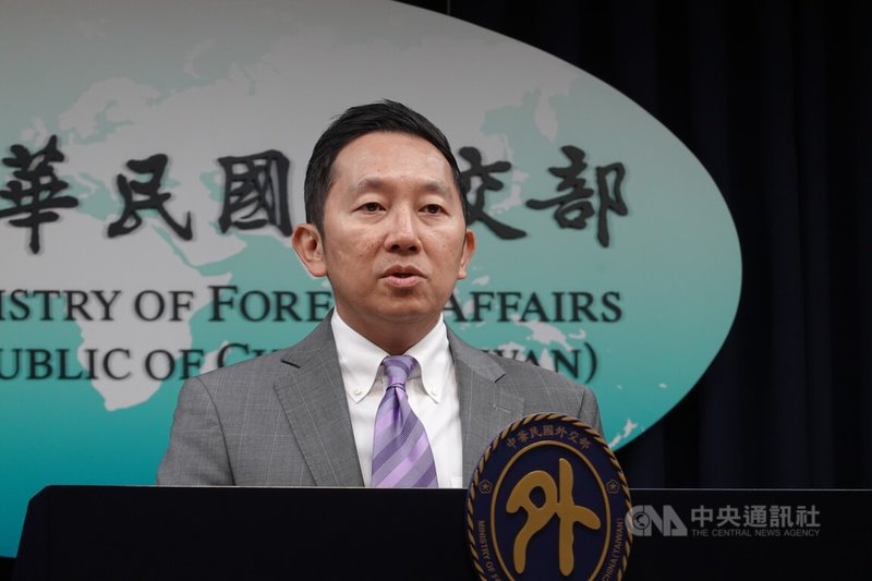 南非片面要求台灣代表處3月底遷離首都,外交部亞非司副司長陳詠博4月1日於例行記者會表示,位於南非首都普利托利亞的駐處目前正常對外營運。中央社記者楊堯茹攝 114年4月1日