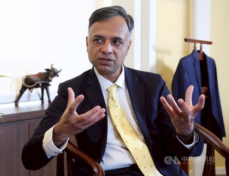 印度台北協會會長、印度駐台代表葉達夫(Manharsinh Laxmanbhai Yadav)3日受訪時表示,印度文化會在Pitru Paksha期間祭祖,而在這16天,都必須過著簡樸的生活以示尊重。中央社記者張新偉攝 114年4月3日