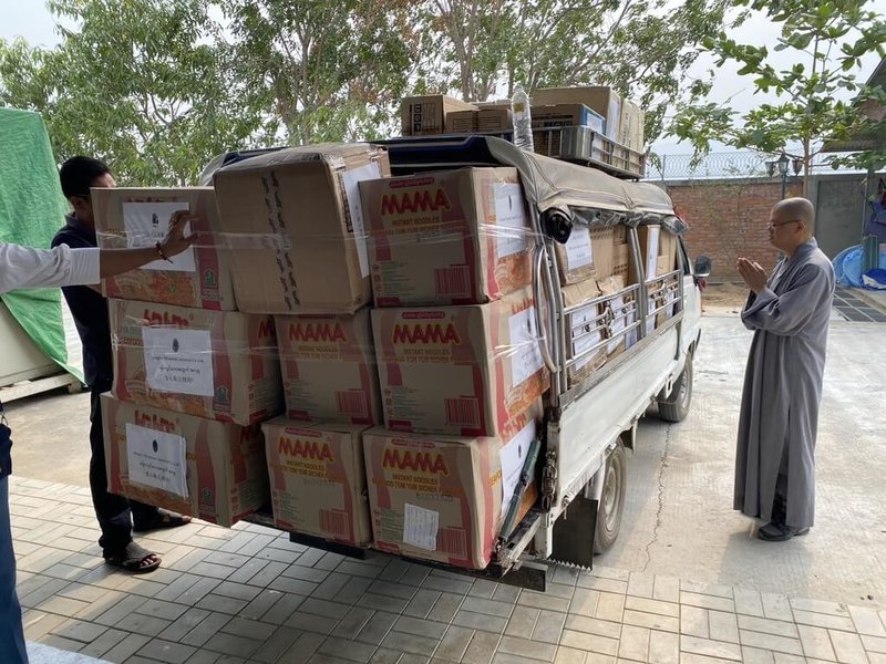 協助緬甸震災,法鼓山緬甸賑災團及緊急物資4日晚間抵達瓦城(Mandalay),賑災團也將前往災區孤兒院、孔教學校、寺院發放救援物資與災害慰問金,為災區民眾提供關懷與祝福。(法鼓山提供)中央社記者吳欣紜傳真 114年4月5日