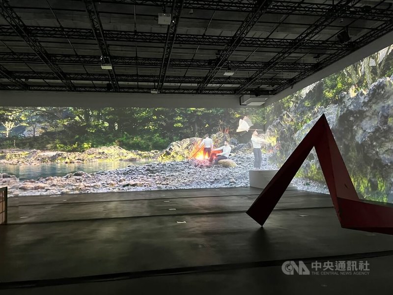 新北藝術團體新店男孩與年輕藝術團體XTRUX攜手合作,將在新北市美術館推出特展Don