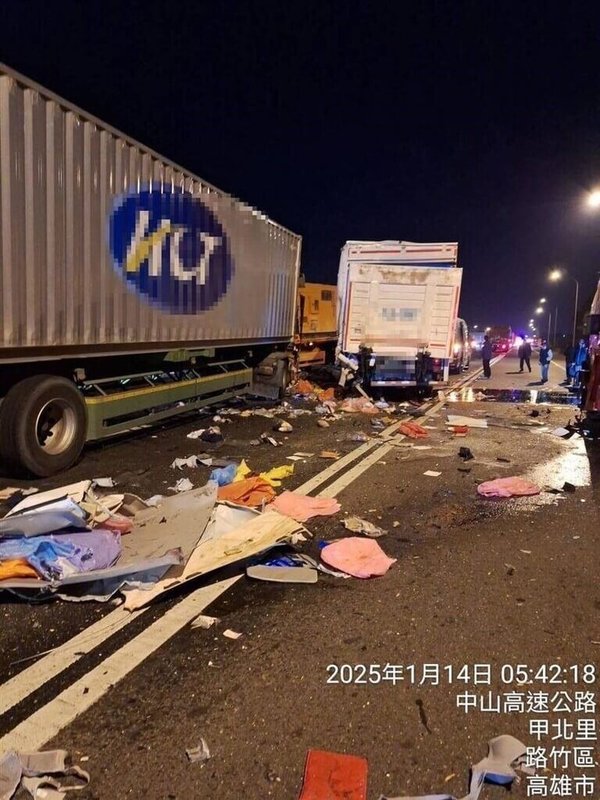 交通部高速公路局8日在交通部例行記者會公布,2025年1至3月國道A1死亡事故(24小時內有人死亡)共13件,其中疑因未保持安全距離的追撞事故5件,占比達38%。(高公局提供)中央社記者汪淑芬傳真 114年4月8日