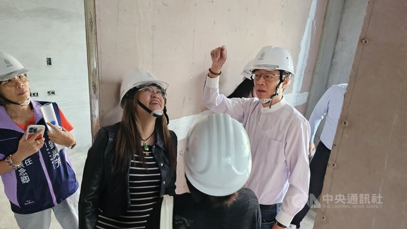 立法院內政委員會到板橋視察國都中心5社宅建案進度國都中心說明,除了「光環安居」建案進度有些微超前,其他4個建案都落後,圖為「光環安居」建案內部情形。中央社記者王鴻國攝 114年4月9日