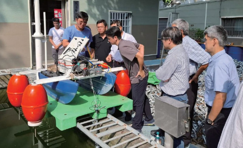 台灣擁有廣闊海域與豐富海洋資源,海委會推動「海洋科技專案補助計畫」邁入第2年,總補助金額增至新台幣7500萬元,114年共30案入選。圖為成功大學設計「智慧海洋水聲監測系統」。(國立成功大學設計提供)中央社記者洪學廣傳真 114年4月10日