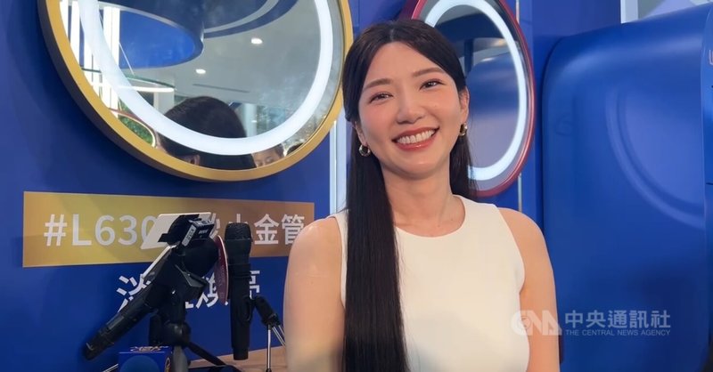 藝人郭雪芙新戲「成功路上」5月將上線,她10日受訪表示,雖然在劇中演出秀氣校花,但角色和自己很不一樣,求學時自己的外貌長相比較像男孩子。中央社記者洪素津攝 114年4月10日