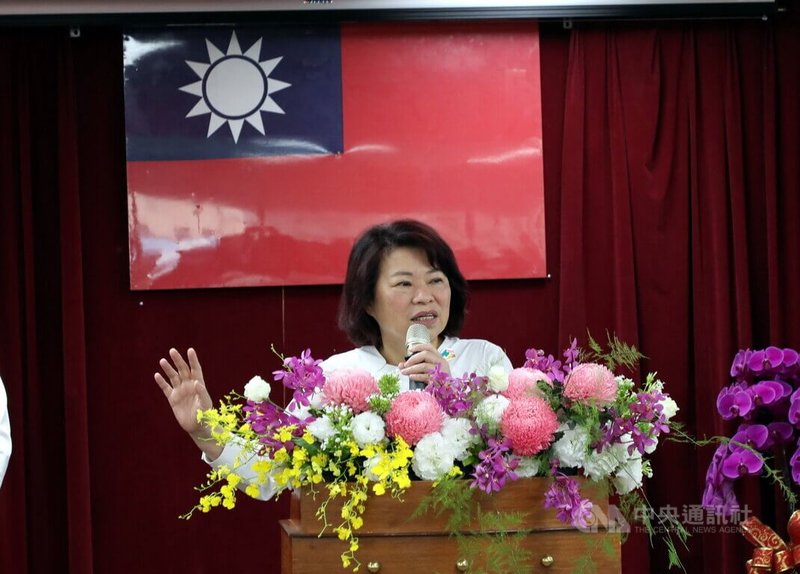 嘉義市長黃敏惠(圖)11日在農民節慶祝大會致詞時表示,嘉義市集結強大農業研發能量,結合嘉義縣、雲林縣與台南市的區域優勢,已逐步成為「雲嘉南農產加值與研發中心」。中央社記者黃國芳攝 114年4月11日