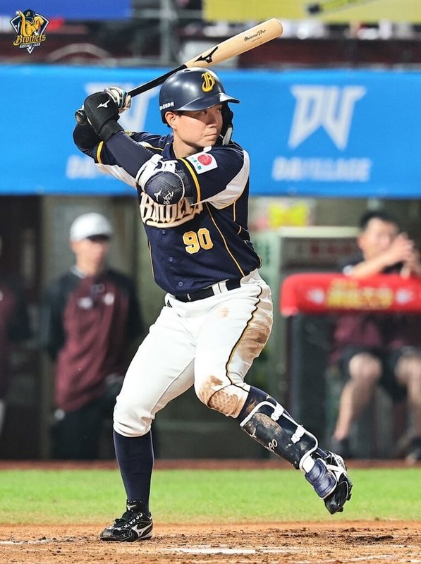 中華職棒中信兄弟隊延續連勝氣勢,11日與樂天桃猿交手,團隊共敲20支安打,其中江坤宇(圖)單場2安5打點,率隊以15比4拿下近期6連勝,賽後也獲選MVP。(中信兄弟提供)中央社記者謝靜雯傳真 114年4月11日