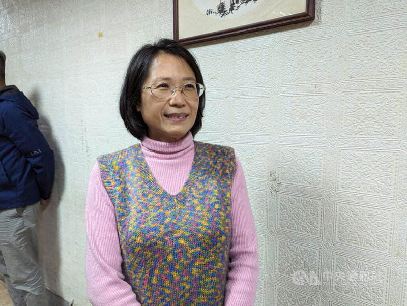 無黨籍基隆市議員呂美玲(圖)日前參訪中國,向中國退役軍人行舉手禮,影片曝光後,引起網友撻伐。對此,呂美玲14日未正面回應,僅透過LINE向媒體表示,「感謝幫我消災,阿彌陀佛」。中央社記者王朝鈺攝 114年4月14日