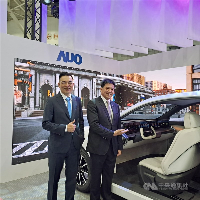 研調機構群智諮詢統計顯示,2024年全球車用顯示面板前裝市場出貨達2億片,年增7.3%。全球汽車產業在智慧化、電動化的浪潮中改變,智慧座艙關鍵互動介面車用顯示面板市場也跟著升溫。(中央社檔案照片)