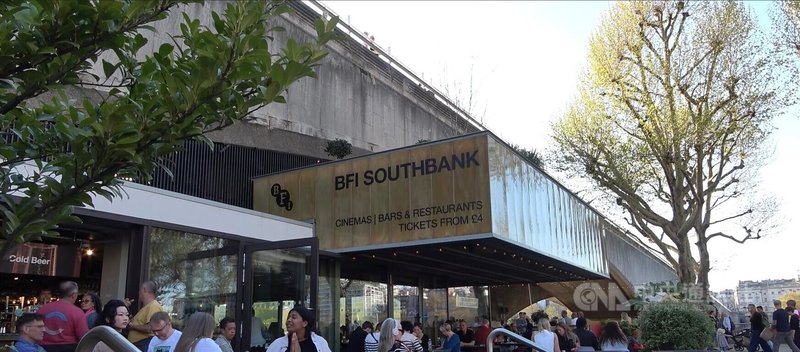 英國電影協會(BFI)附設對外開放的餐館和酒吧,讓電影更容易成為民眾生活一部分,也為影人和影迷提供交流空間。中央社記者陳韻聿倫敦攝 114年4月14日