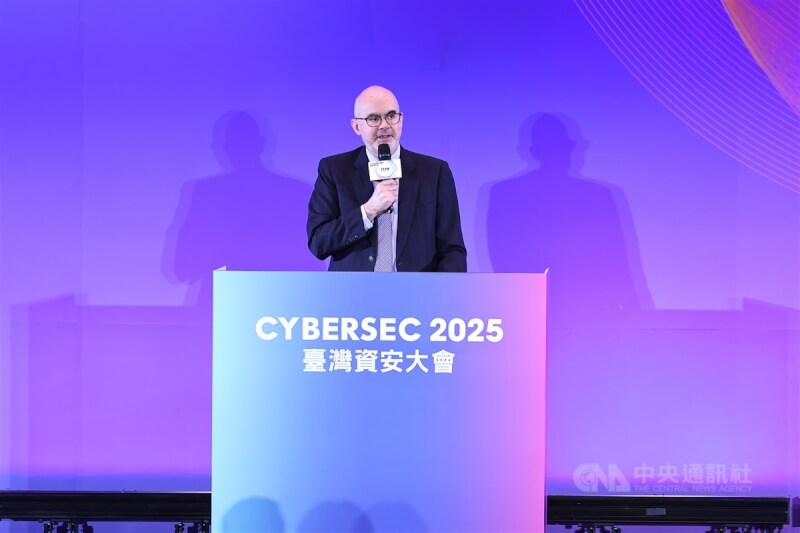 CYBERSEC 2025台灣資安大會15日上午在台北南港展覽館2館登場,美國在台協會處長谷立言(Raymond F. Greene)(圖)出席開幕式並致詞。中央社記者翁睿坤攝 114年4月15日