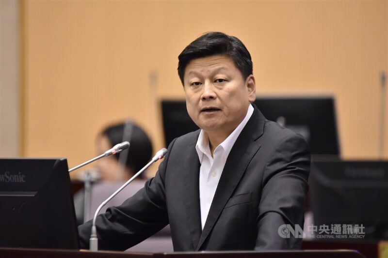 花蓮罷免國民黨立委傅崐萁(圖)團體發現連署書格式有異。罷團人士表示,17日起至4月20日會在台北、板橋與高雄等10個火車站設連署點。(中央社檔案照片)