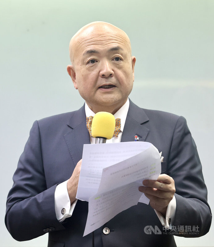 日本台灣交流協會代表片山和之(圖)16日在台北出席「從昭和到令和:當代日本的轉變」新書發表會表示,日本社會從充滿希望、締造奇蹟到經濟瓶頸,這65年不僅呈現日本社會變遷,也是他的人生故事縮影,閱讀本書感受到人生共鳴。中央社記者張皓安攝 114年4月16日