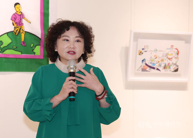 周大觀基金會17日舉辦記者會,揭曉2025年全球熱愛生命獎章的24名得主。中央社社長胡婉玲(圖)致詞表示,新聞媒體業一天要處理上千條新聞,酸甜苦辣好壞都有,像是詐欺案等負面新聞很多,看多總讓人感到鬱卒,但其實能夠啟發人心、讓人感受到生命意涵的好的新聞,才是能發揮社會良相、帶動正向力量的清流。中央社記者張新偉攝 114年4月17日