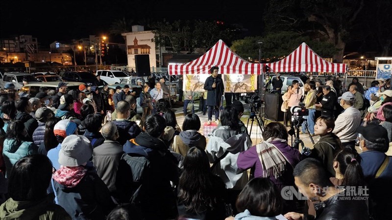圖為花蓮立委罷團3月7日在花蓮市石來運轉廣場舉辦活動。(中央社檔案照片)
