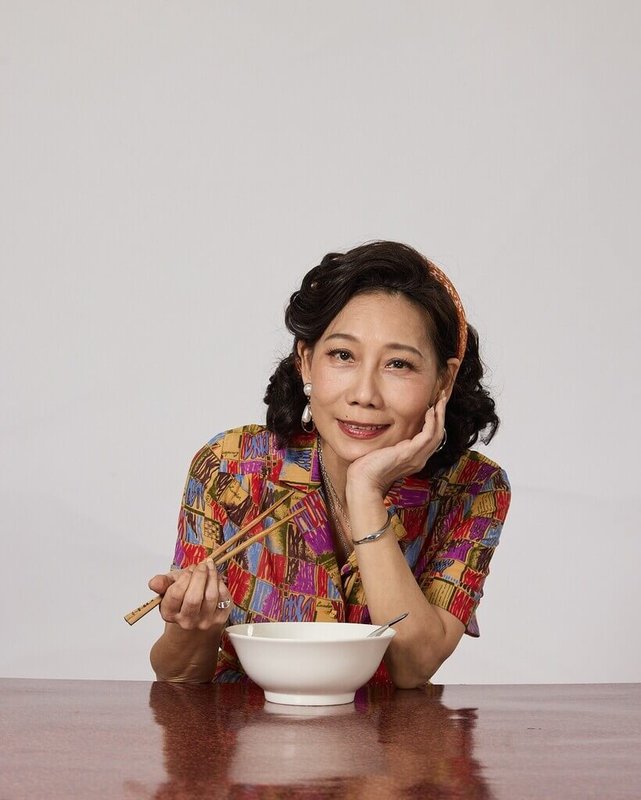 春河劇團推出沉浸式音樂劇「老闆~來碗陽春麵!」,以麵攤老闆娘的故事為主軸,搭配穿插傳唱度極高的華語金曲,帶領觀眾穿梭時空回到80年代的台北。(春河劇團提供)中央社記者葉冠吟傳真 114年4月17日