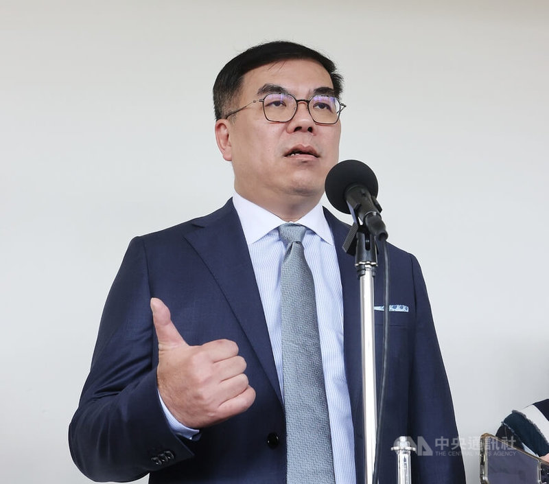 能源議題持續受關注,環境部長彭啓明17日在立法院受訪強調,台灣從來沒有過核能重啟的經驗,並重申核能如果要延役不是「今天按一個鍵,明天就啟動」,同時也要社會非常大的一個共識。中央社記者郭日曉攝 114年4月17日