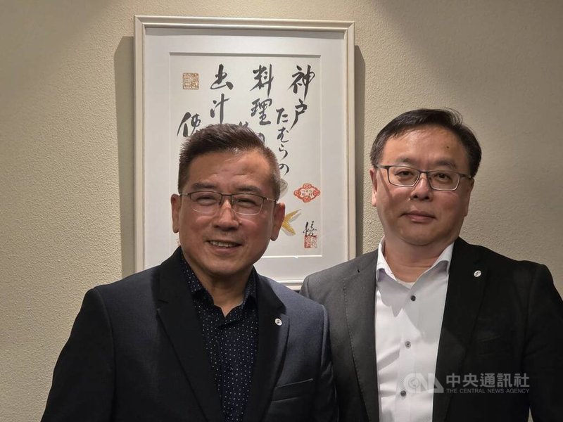 星宇航空看好,赴日市場仍供不應求,日本入境台灣市場則緩步成長,圖左為星宇航空策略長劉允富,圖右為星宇航空日本支社長王雲翔。中央社記者江明晏攝 114年4月18日