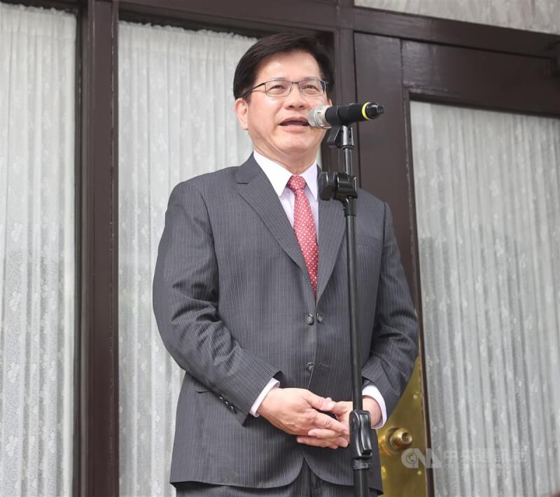 外交部長林佳龍表示,外交部今年度業務費遭凍結50%,很多駐外館處到6月30日就要打烊。(中央社檔案照片)